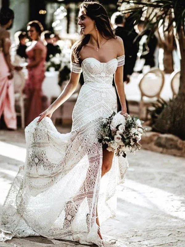 White Lace Wedding Dress Floor Length Sheath Sleeveless Lace Sweetheart Neck Bridal Dresses Train Dress Modern Wedding Gown