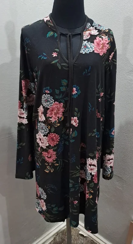 Floral Dress (Medium) Flowy floral dresses