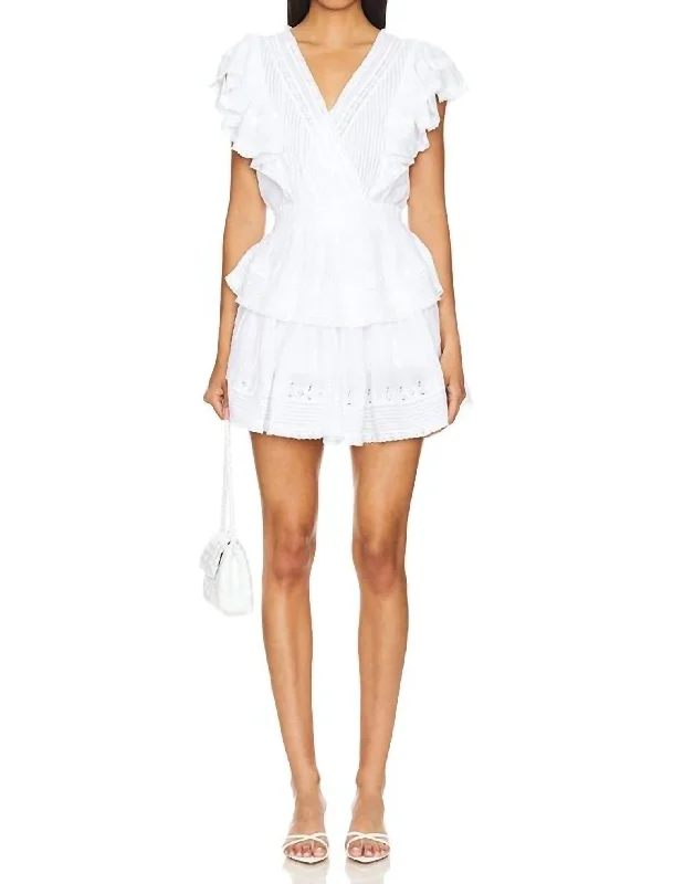 Gwen Dress In White Lightweight unclassified dresses