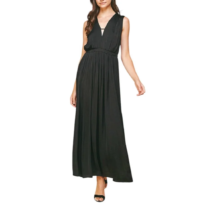 Shayla Satin Sleeveless Neck Dress In Black Smocked unclassified dresses